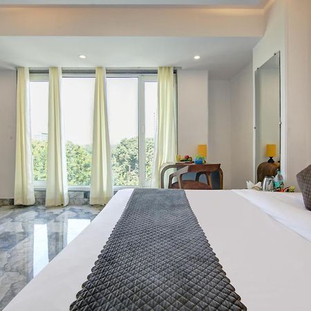 Hotel The Emporio Grand Near Vaishali Metro Station กาเซียบัด ภายนอก รูปภาพ