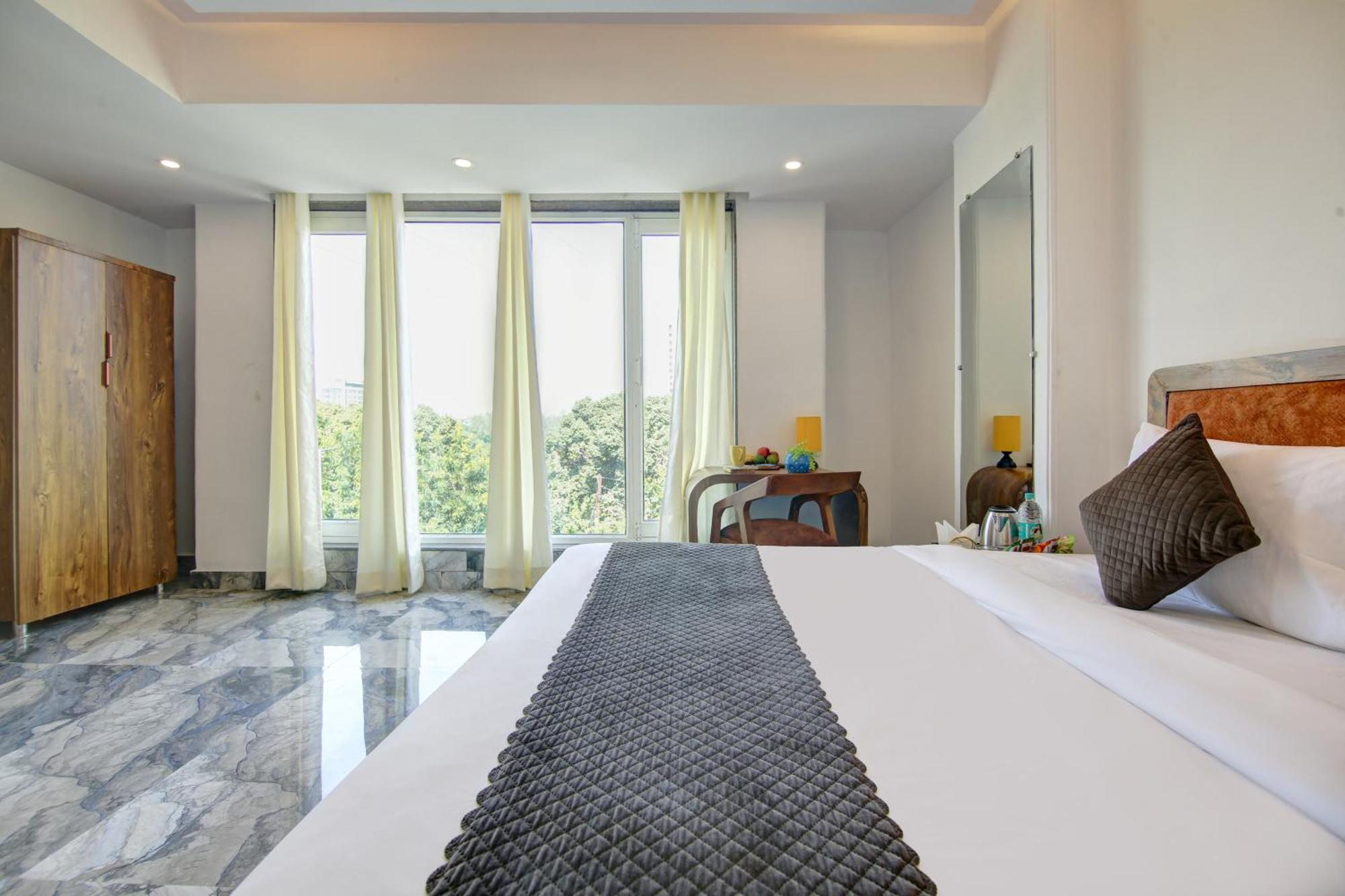 Hotel The Emporio Grand Near Vaishali Metro Station กาเซียบัด ภายนอก รูปภาพ