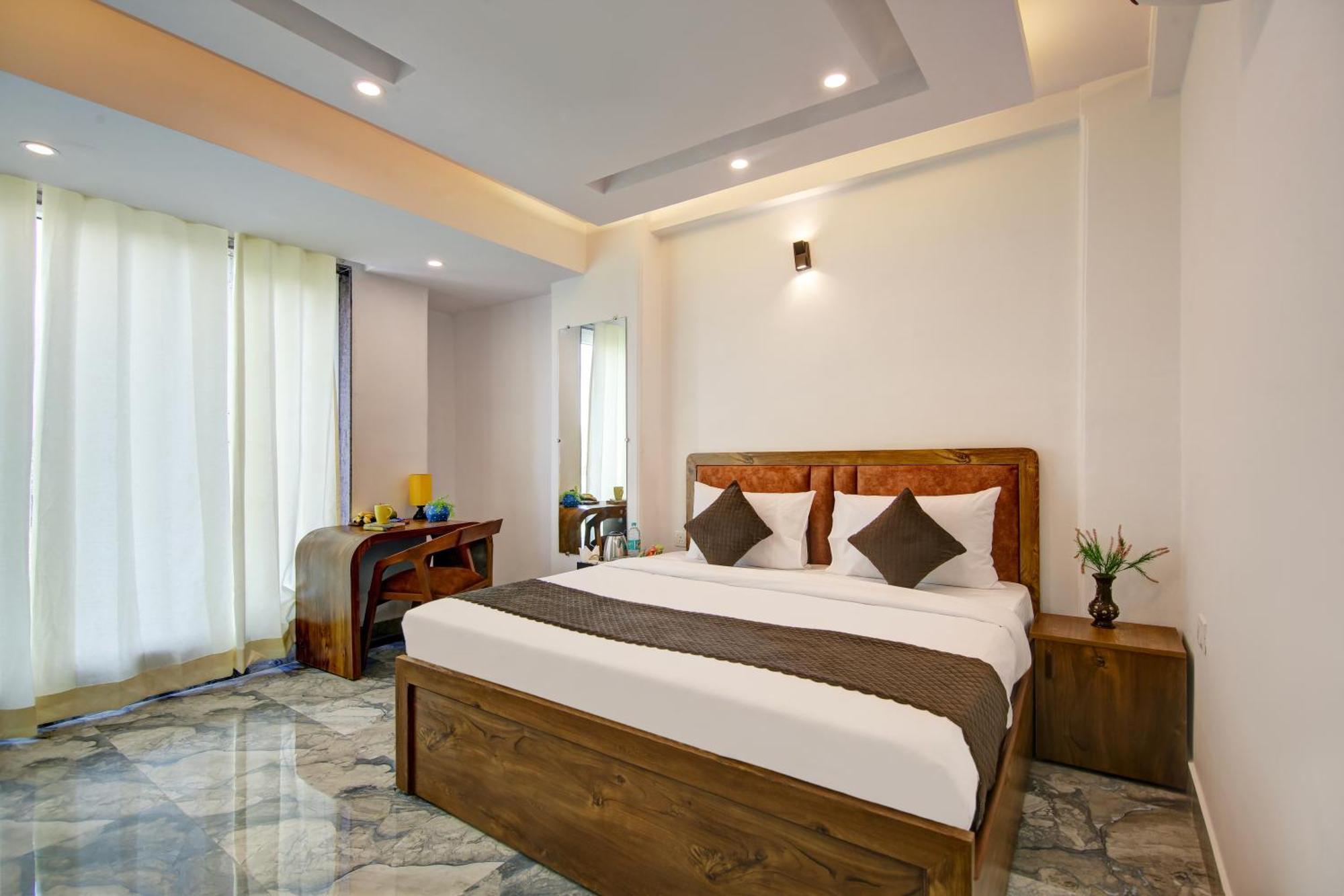 Hotel The Emporio Grand Near Vaishali Metro Station กาเซียบัด ภายนอก รูปภาพ