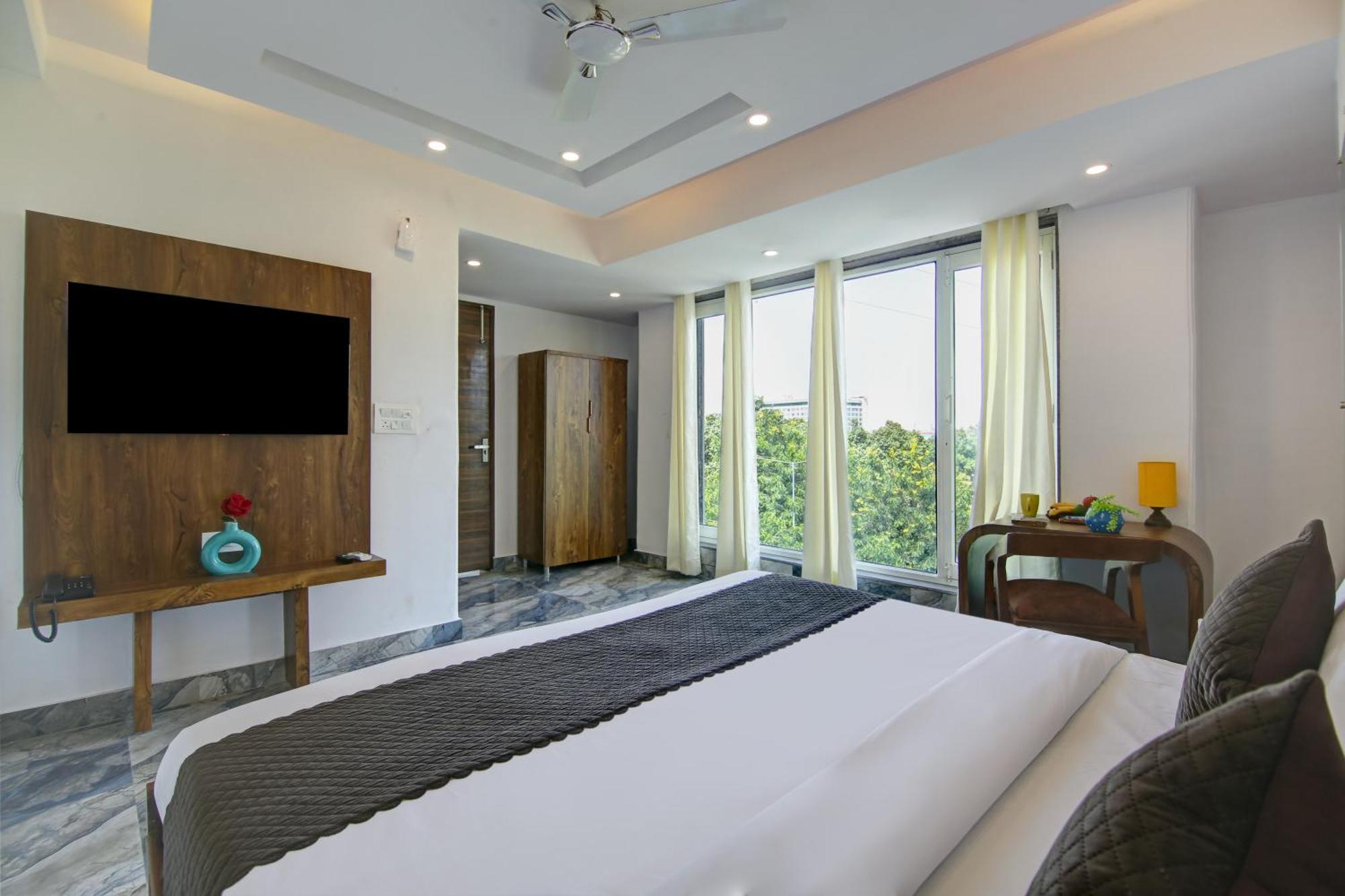Hotel The Emporio Grand Near Vaishali Metro Station กาเซียบัด ภายนอก รูปภาพ