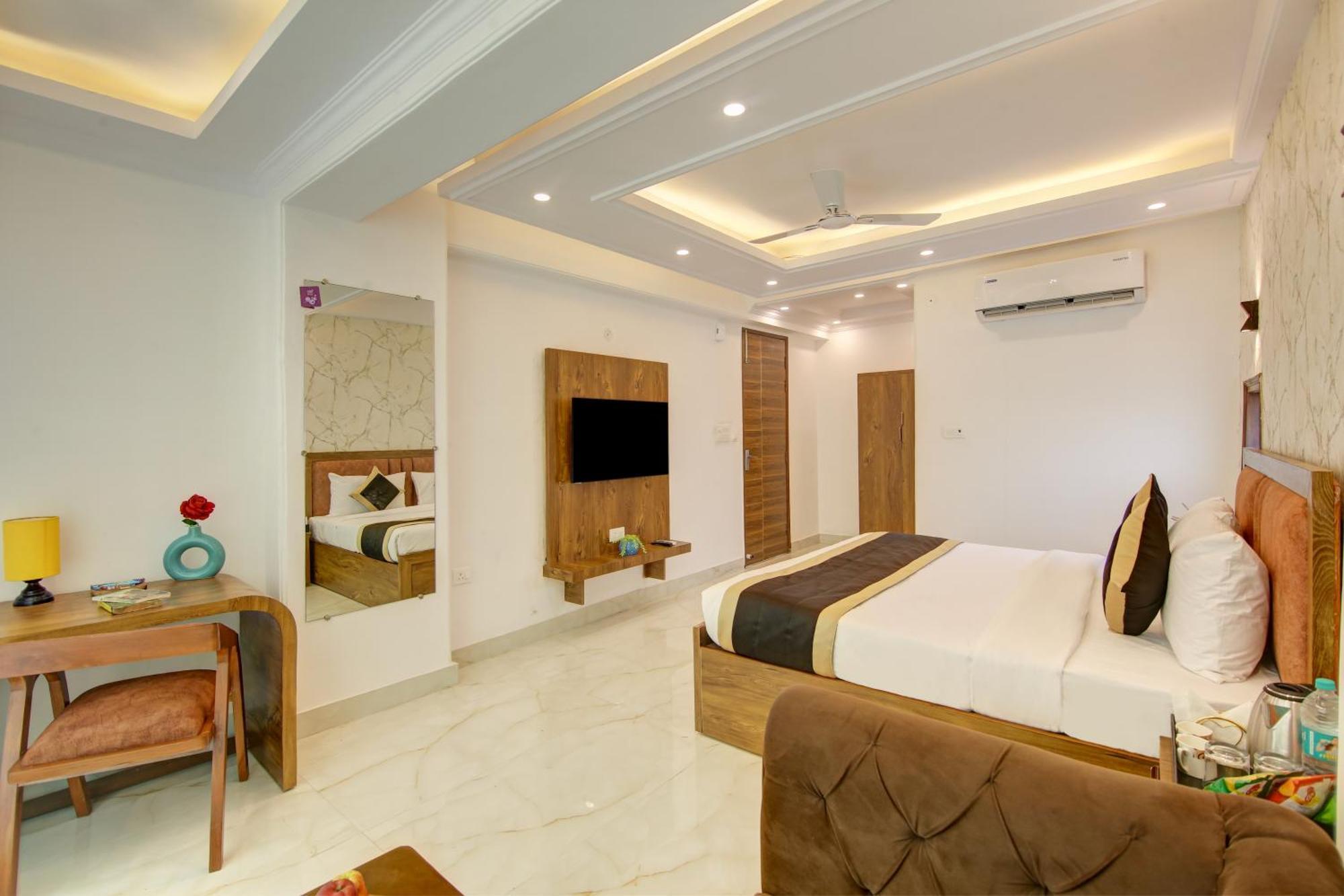 Hotel The Emporio Grand Near Vaishali Metro Station กาเซียบัด ภายนอก รูปภาพ