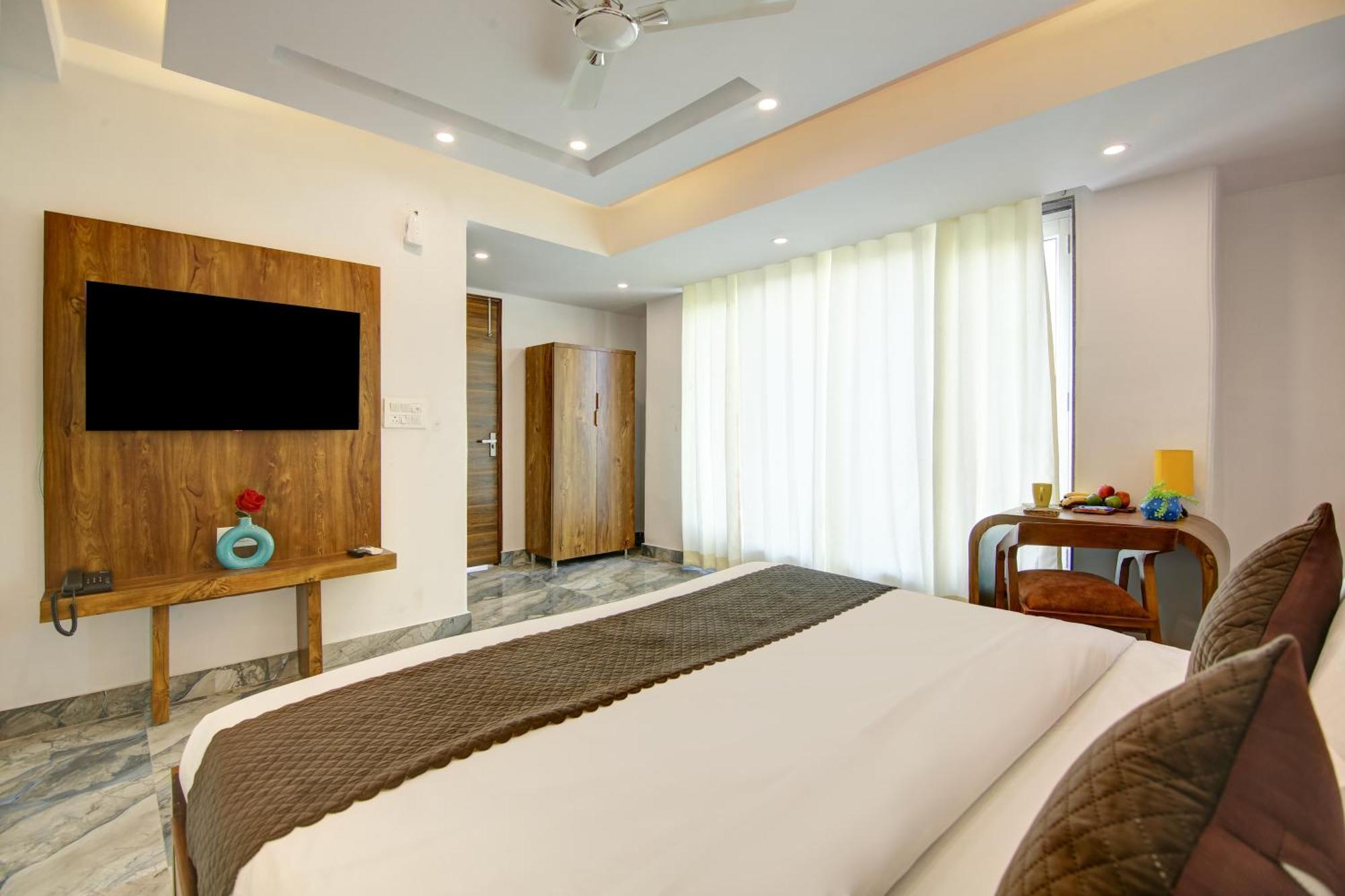 Hotel The Emporio Grand Near Vaishali Metro Station กาเซียบัด ภายนอก รูปภาพ