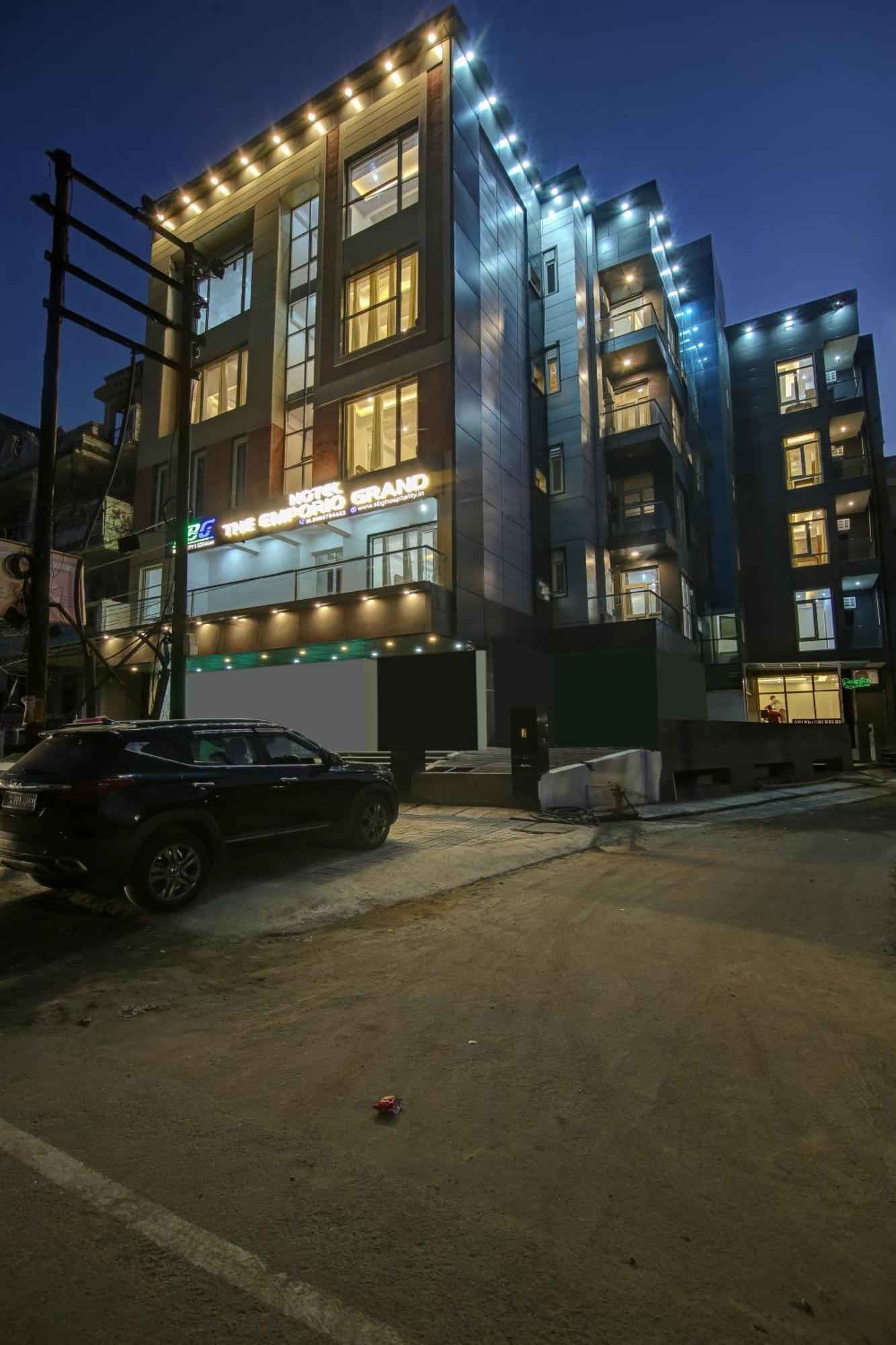 Hotel The Emporio Grand Near Vaishali Metro Station กาเซียบัด ภายนอก รูปภาพ