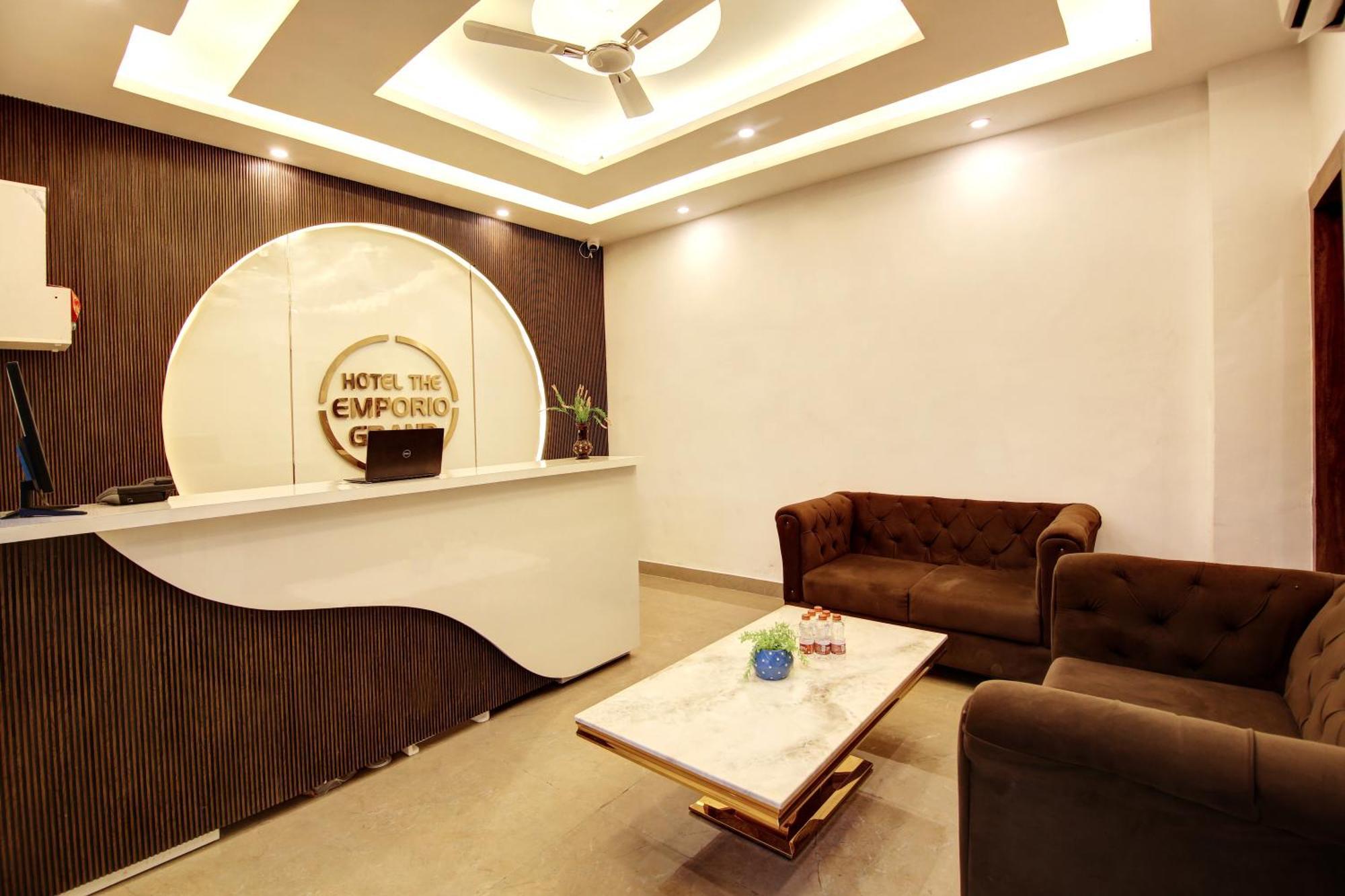 Hotel The Emporio Grand Near Vaishali Metro Station กาเซียบัด ภายนอก รูปภาพ